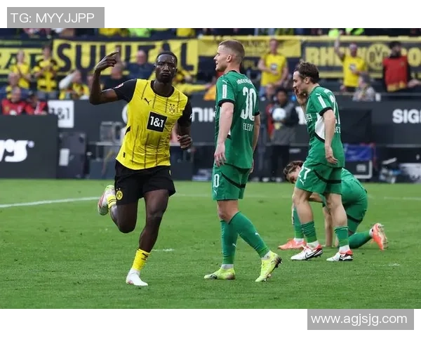 意甲激战曼联与多特蒙德平局赛后点评引发全场热议 意甲激战曼联与多特蒙德平局赛后点评引发全场热议