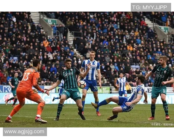 欧联杯惊现冷门多特蒙德与那不勒斯战成平局引发转会热议