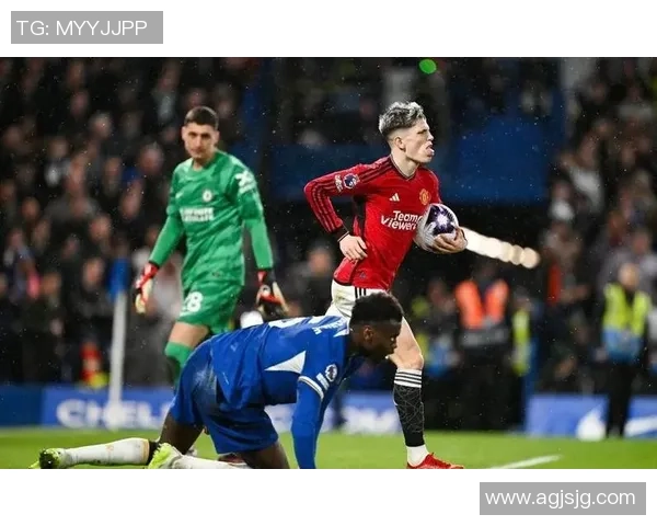 英超精彩对决多特蒙德3-0曼联帽子戏法引爆全场战术分析